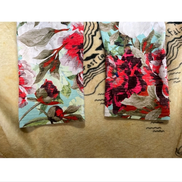 Colorado Threads Size Medium Floral Athletic Leggings Cropped Capri Length - Picture 6 of 8